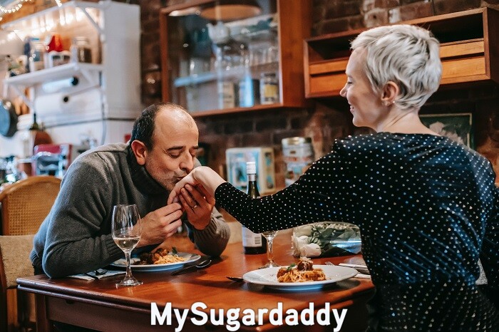 Rinsing e Sugar Baby rinser — SIGNIFICADO - Mysugardaddy.pt Blog